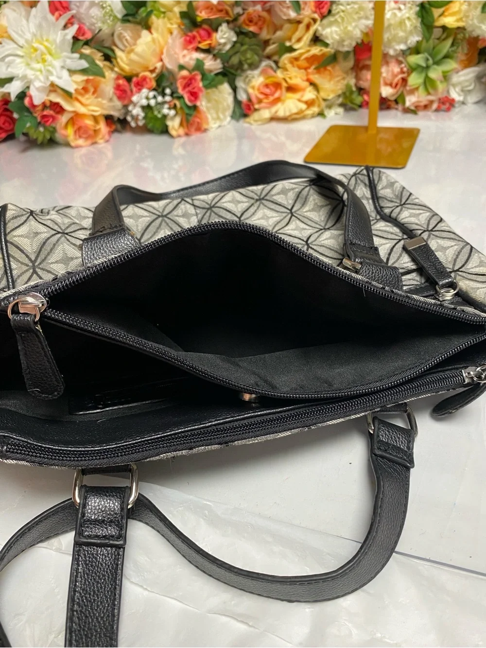 Geometric Multi Pocket Tote Shoulder Bag Gray Black Organizer